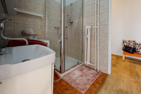 2-IZB-BYT-NA-PRENAJOM-Nitra-Sturova-Ulica-Bathroom