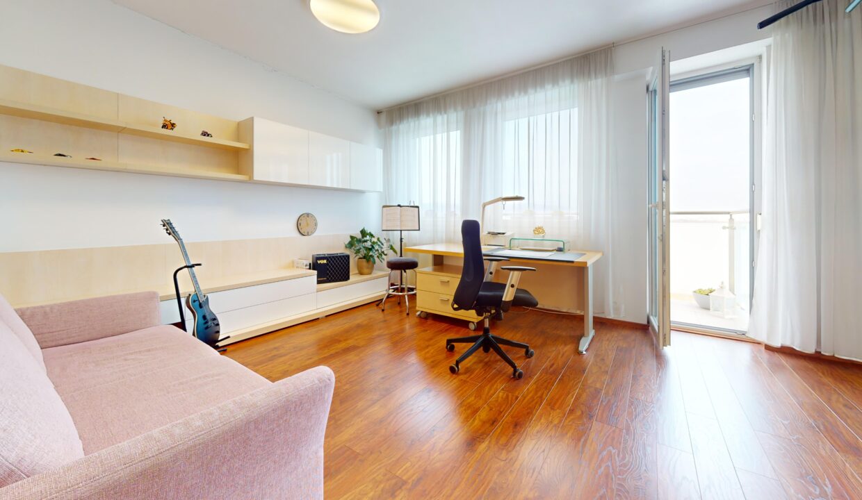 Na-predaj-3-izbovy-velkometrazny-byt-Bratislava-Nove-Mesto-Office